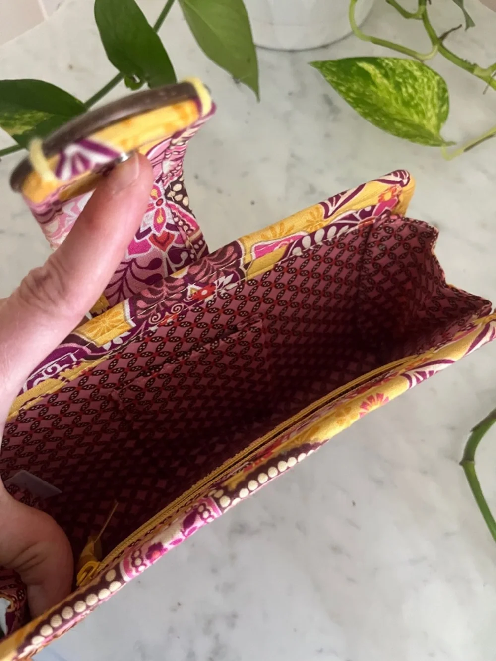 Vera Bradley Tiki Clutch with Bali Gold Pattern Excellent - Picture 4 of 9